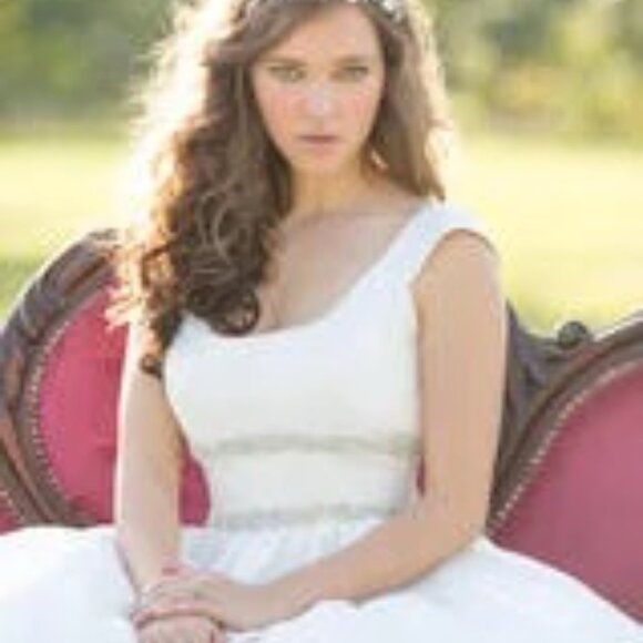 Aline Satin Ballgown Backless Wedding Dress, POCKETS Ivory Scoop Neck SAMPLE - Picture 9 of 11